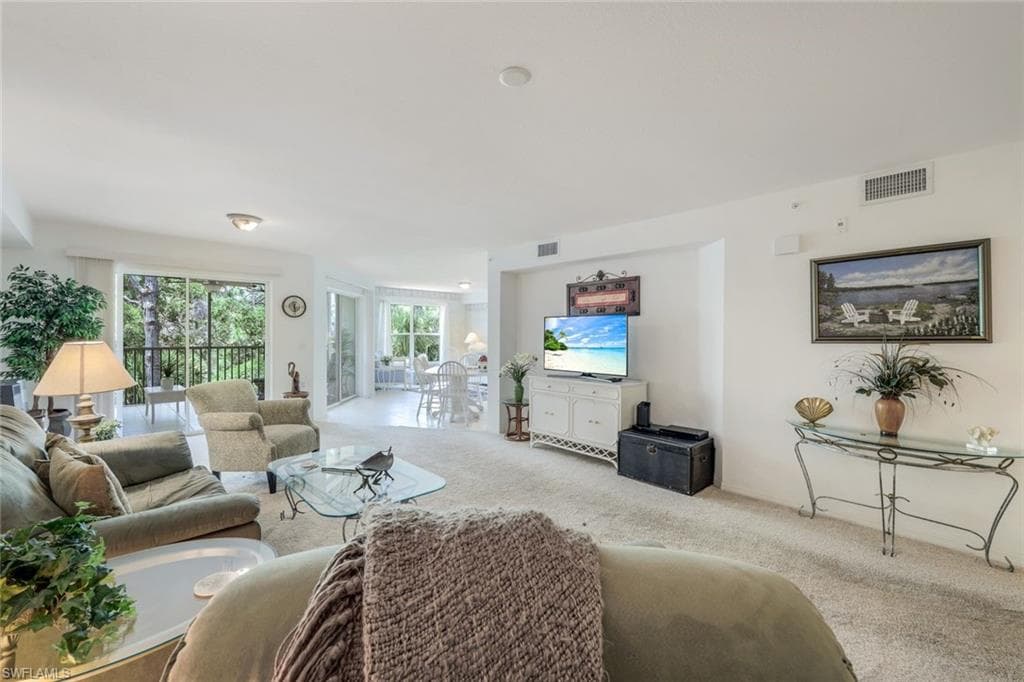 15505 Cedarwood Ln 204, Naples, FL 34110-15