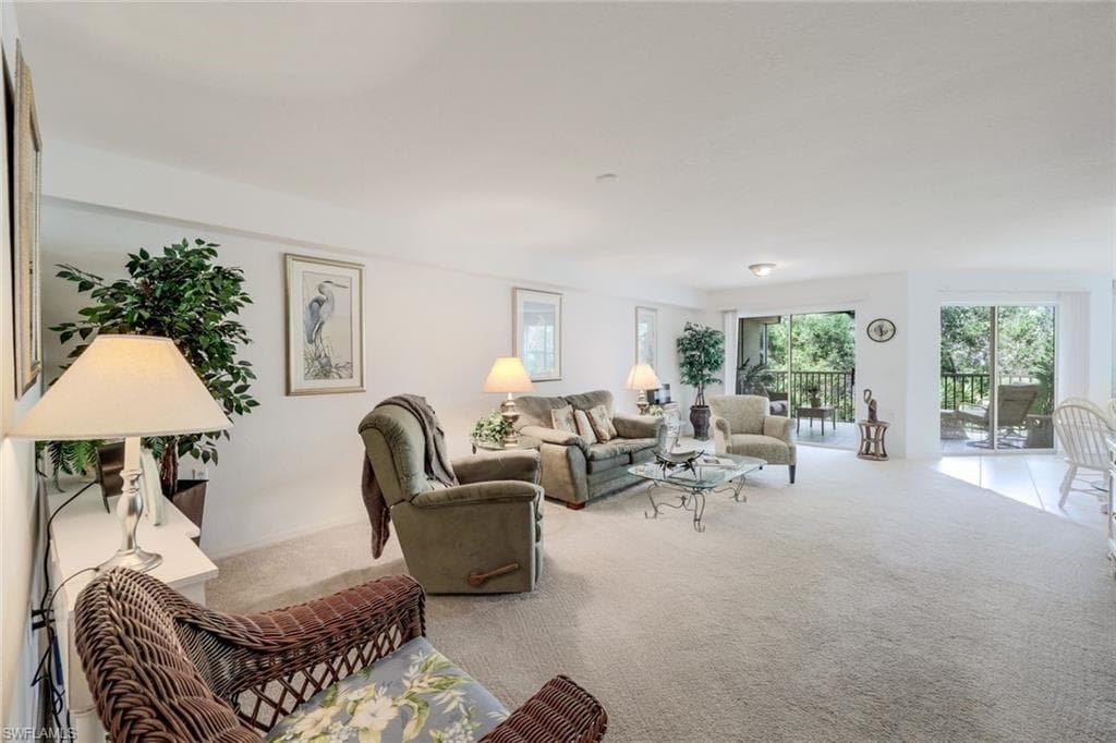 15505 Cedarwood Ln 204, Naples, FL 34110-16