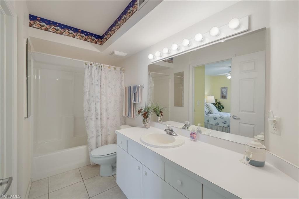 15505 Cedarwood Ln 204, Naples, FL 34110-22