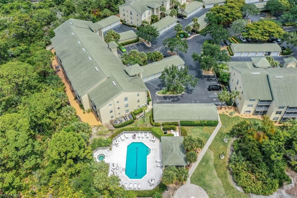 15505 Cedarwood Ln 204, Naples, FL 34110-32