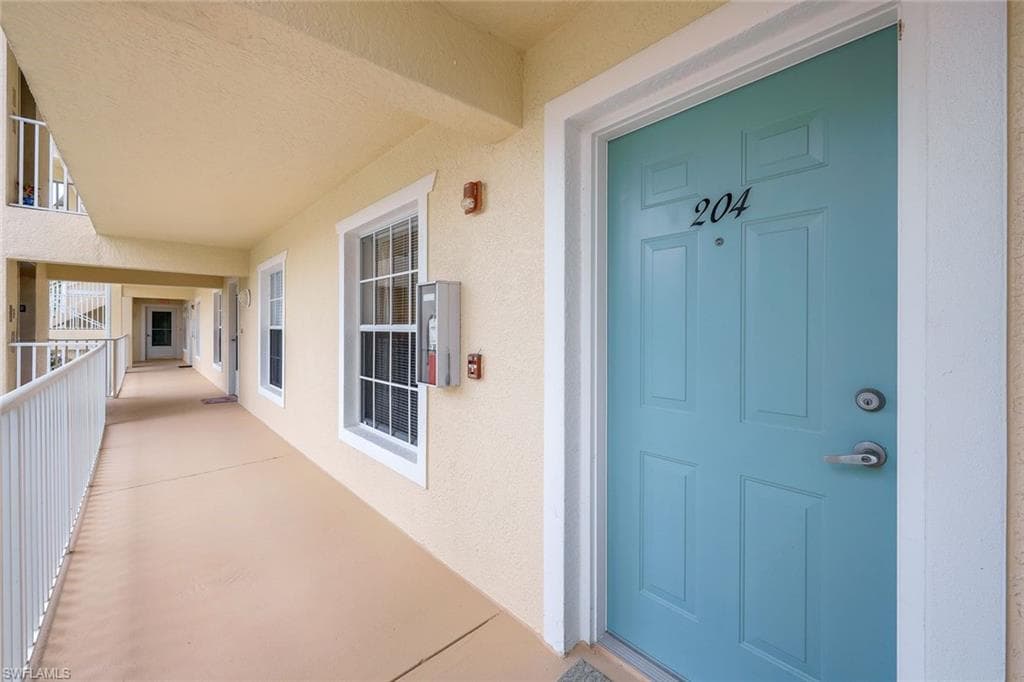 15505 Cedarwood Ln 204, Naples, FL 34110-3