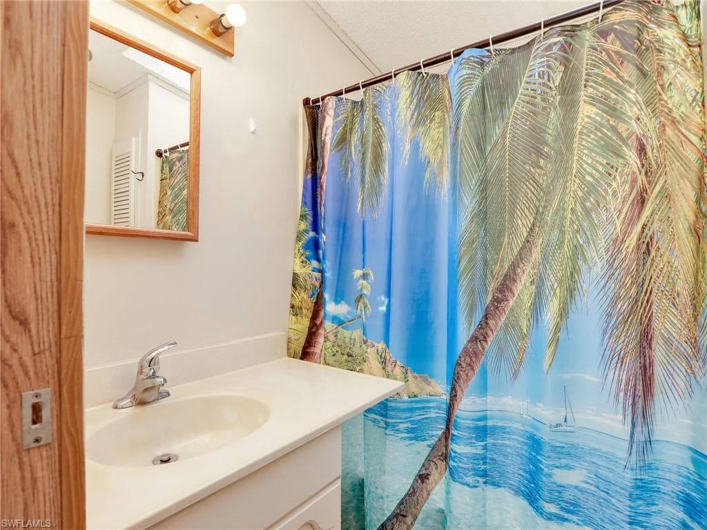 160 Cheetah Dr 160, Naples, FL 34114-11