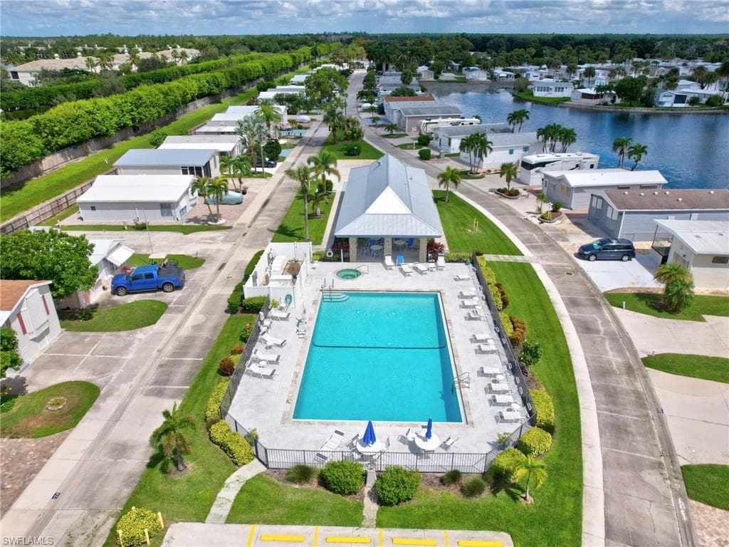 160 Cheetah Dr 160, Naples, FL 34114-21