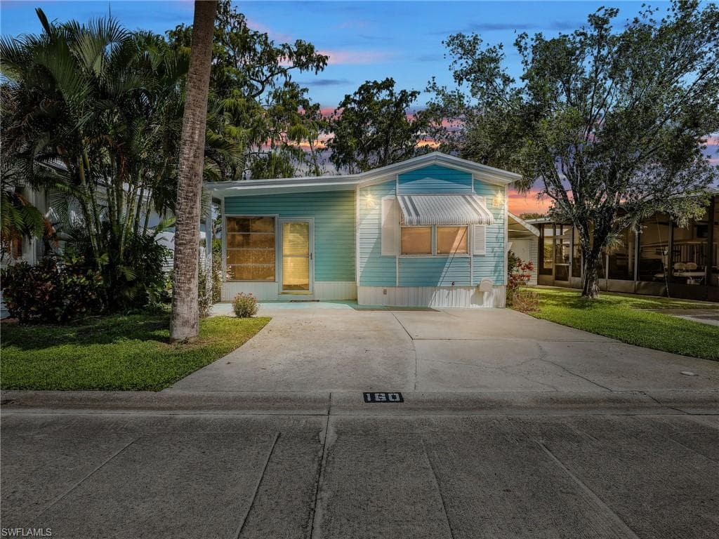 160 Cheetah Dr 160, Naples, FL 34114-1