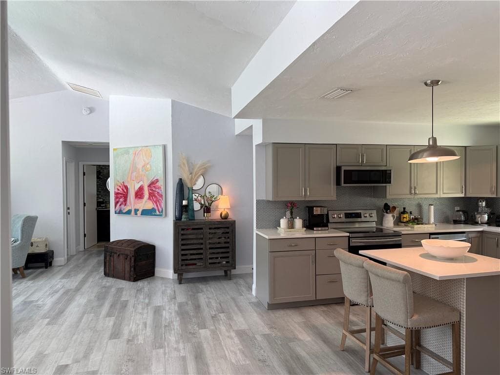310 14th St SE, Naples, FL 34117-21