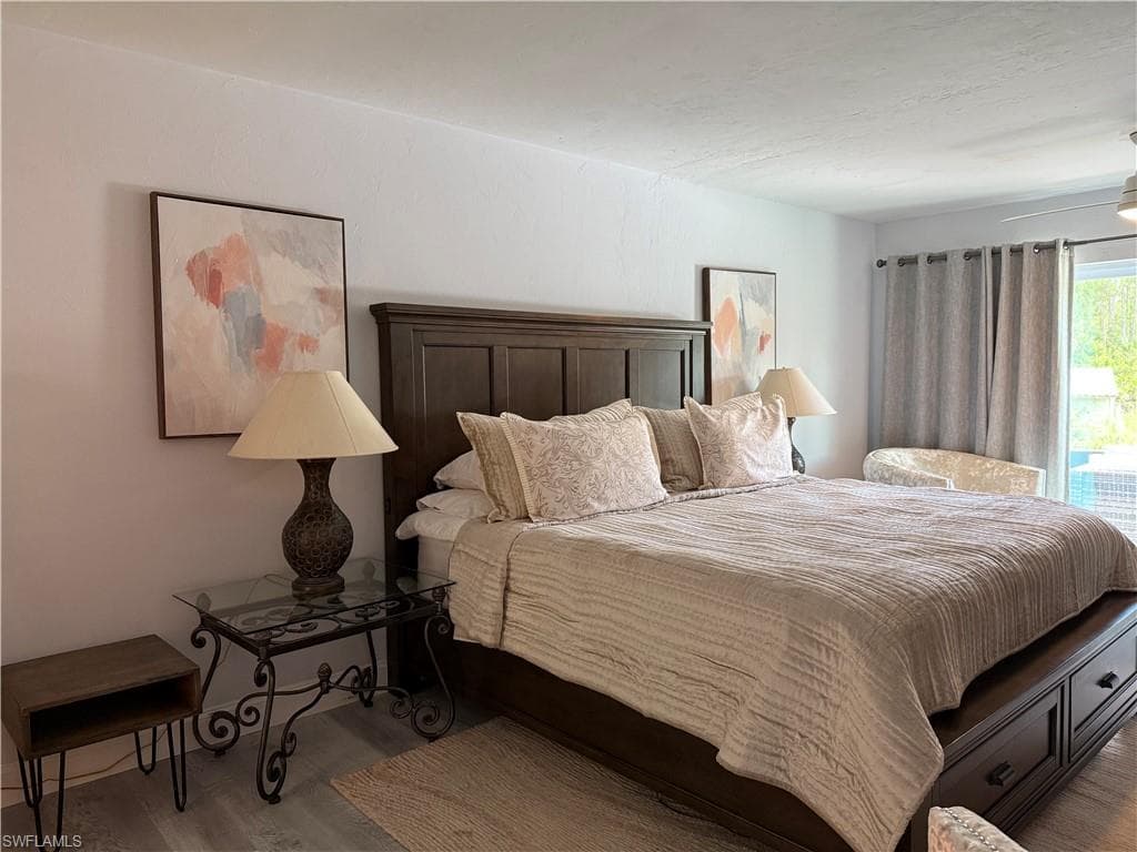 310 14th St SE, Naples, FL 34117-27