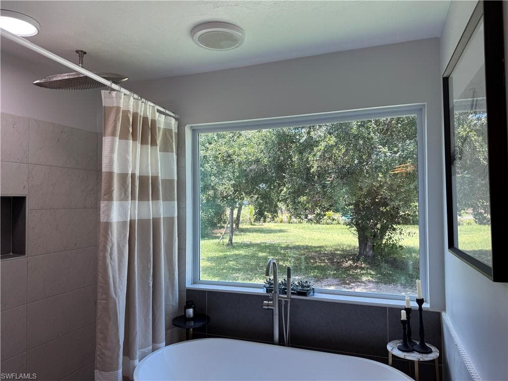 310 14th St SE, Naples, FL 34117-29