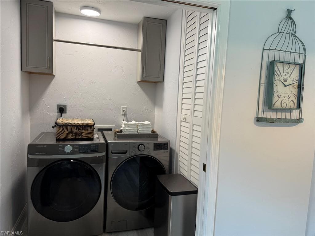 310 14th St SE, Naples, FL 34117-30
