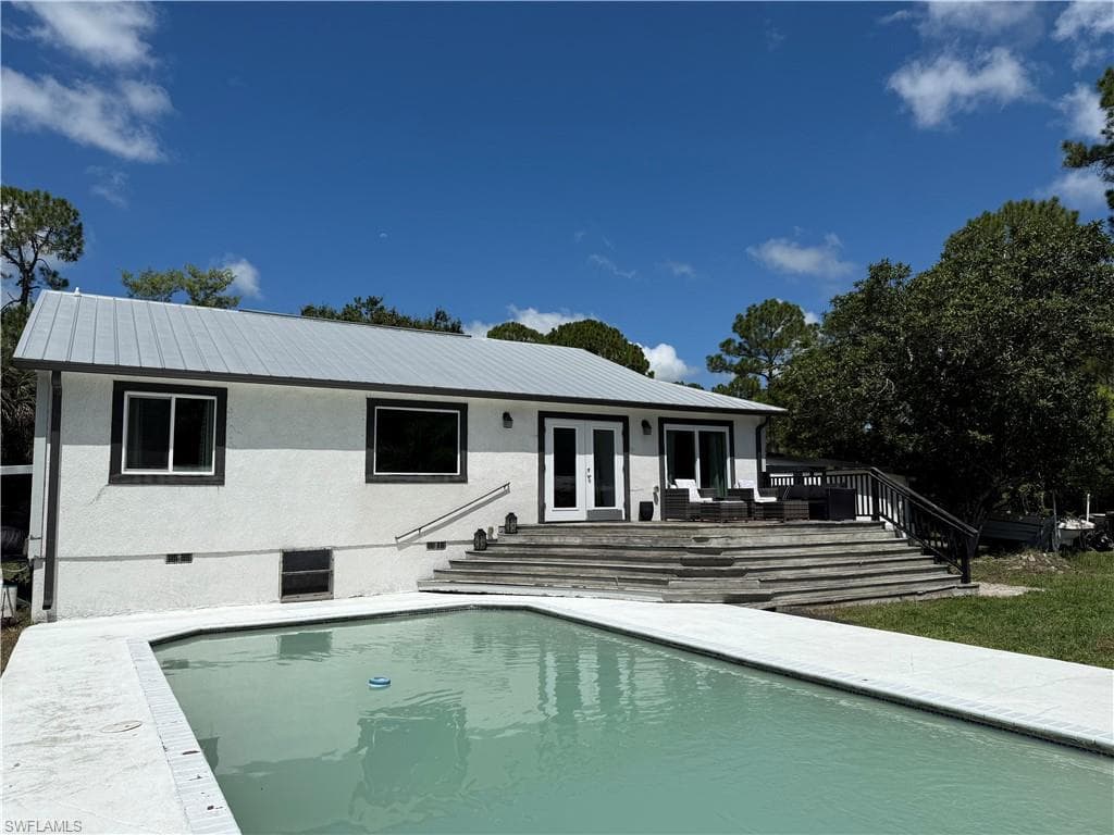 310 14th St SE, Naples, FL 34117-32
