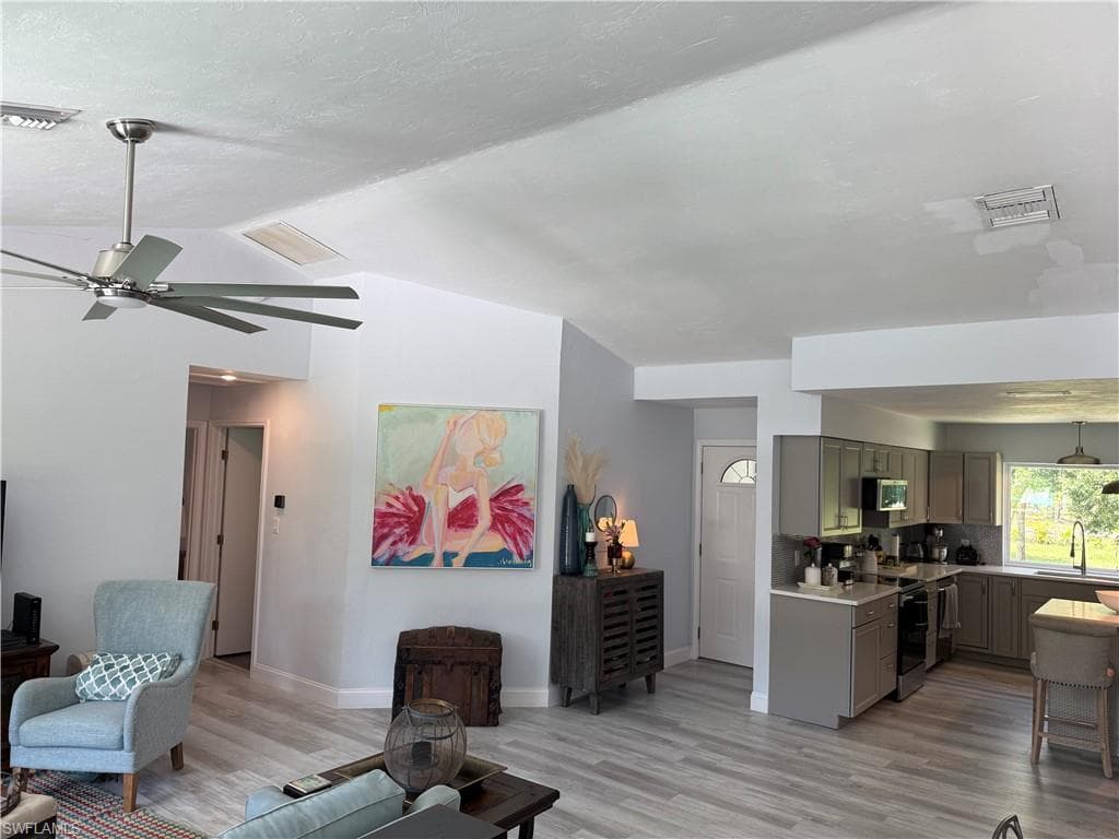 310 14th St SE, Naples, FL 34117-5