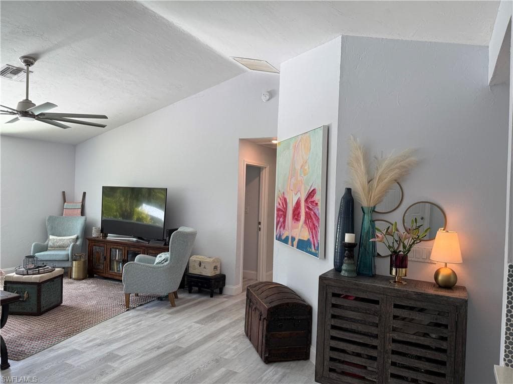 310 14th St SE, Naples, FL 34117-7