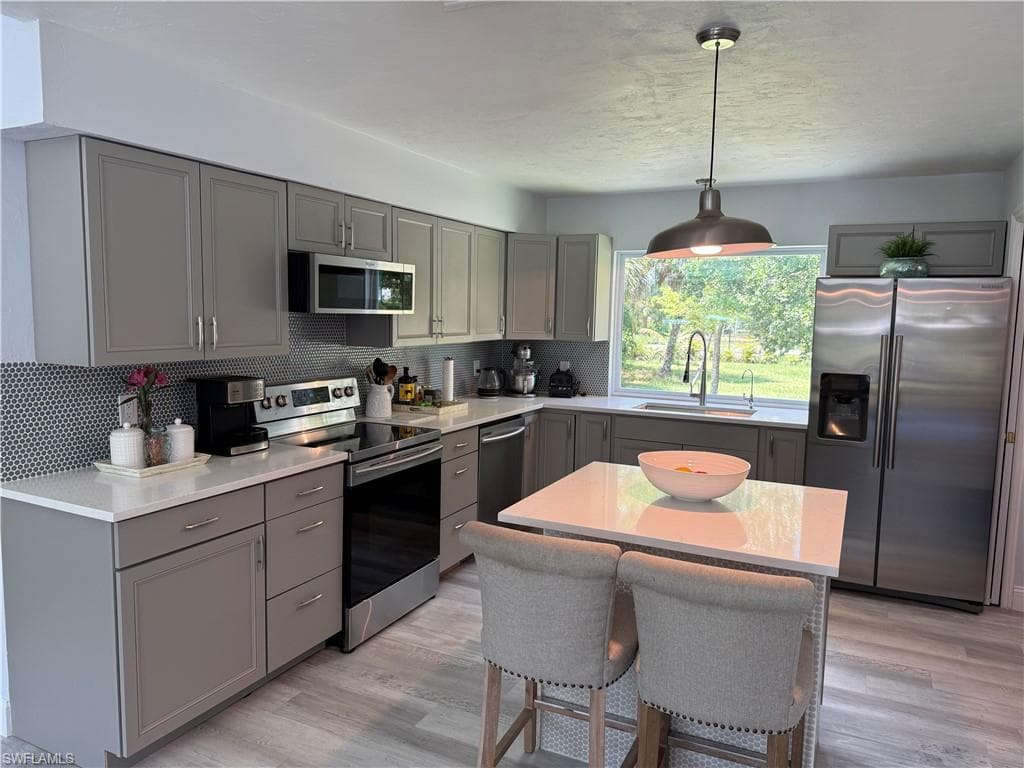 310 14th St SE, Naples, FL 34117-8