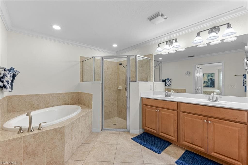 7882 Clemson St 101, Naples, FL 34104-17