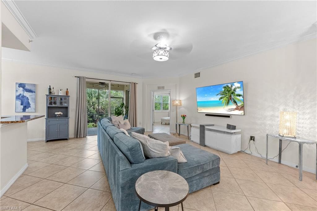 7882 Clemson St 101, Naples, FL 34104-4