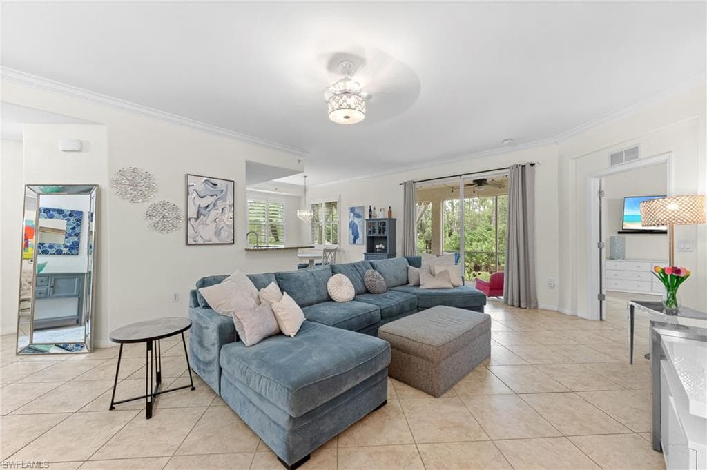 7882 Clemson St 101, Naples, FL 34104-5