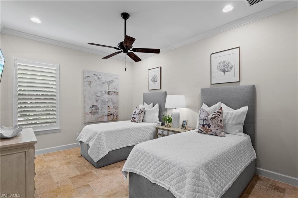 9468 Livorno Ct, Naples, FL 34119-28