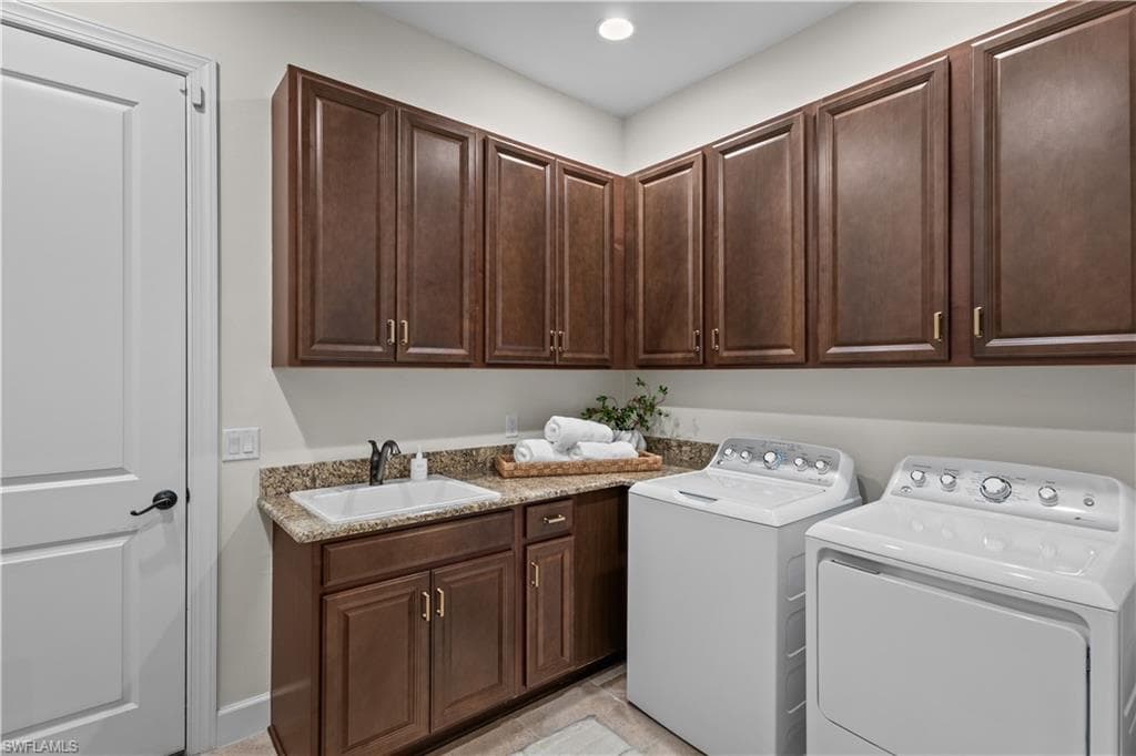 9468 Livorno Ct, Naples, FL 34119-31