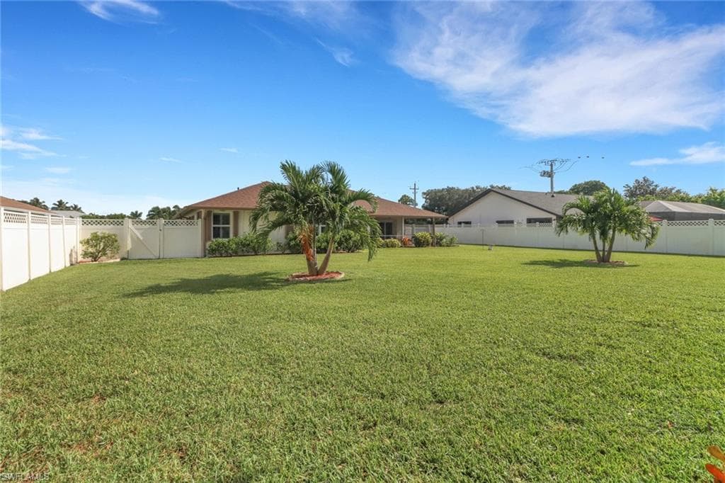 92 Chardon Pl, Naples, FL 34110-22