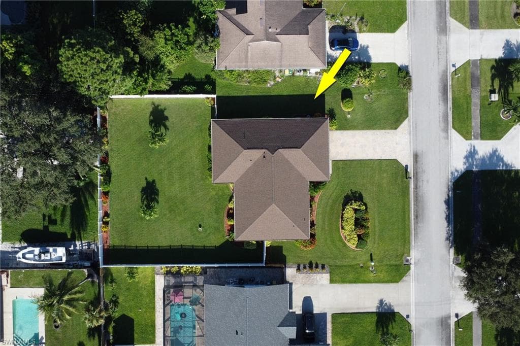 92 Chardon Pl, Naples, FL 34110-24