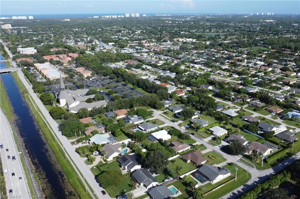 92 Chardon Pl, Naples, FL 34110-29