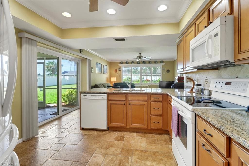 92 Chardon Pl, Naples, FL 34110-4