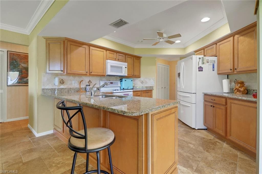 92 Chardon Pl, Naples, FL 34110-6