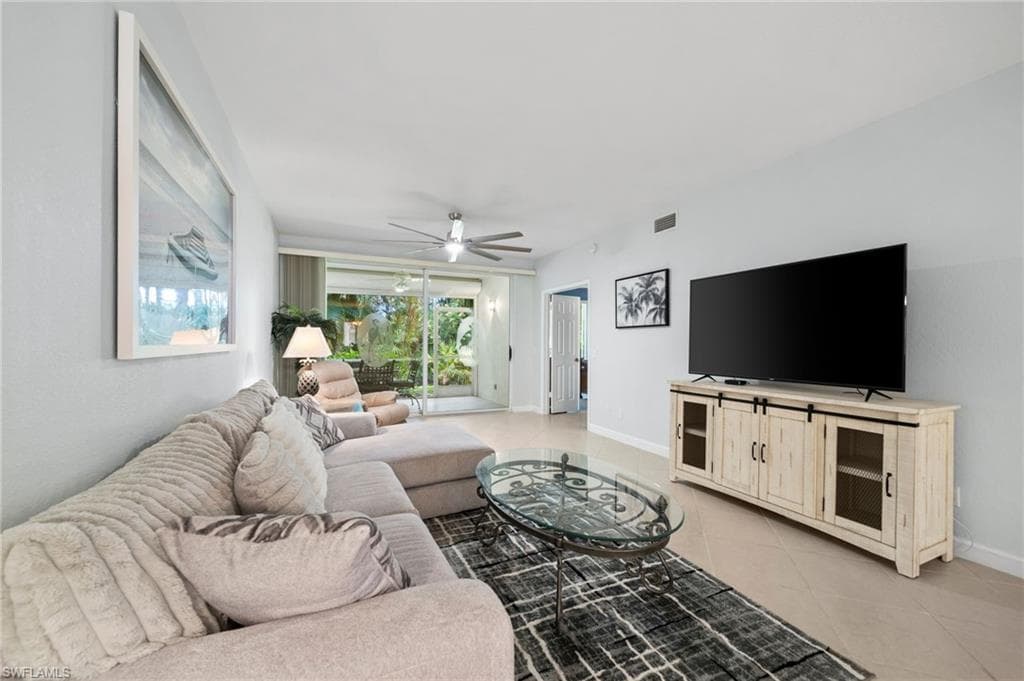 2325 Hidden Lake Dr 3809, Naples, FL 34112-9