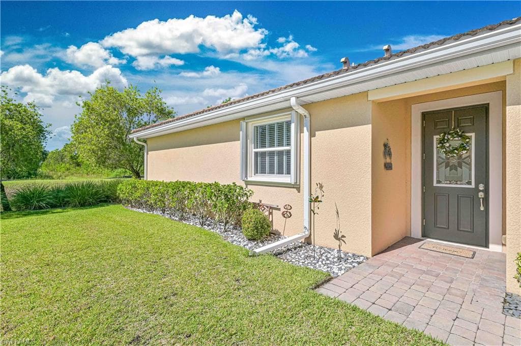 3880 Dunnster Ct, Fort Myers, FL 33916-4