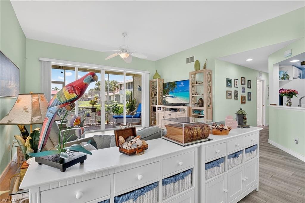 25080 Peacock Ln 101, Naples, FL 34114-6