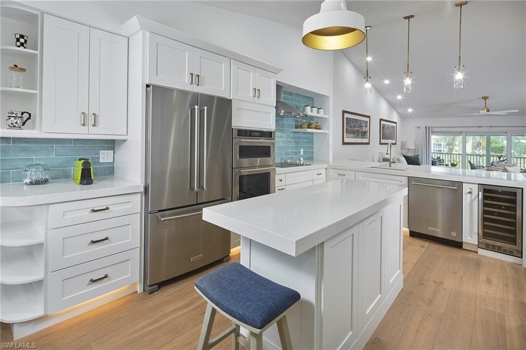 368 Woodshire Ln B10, Naples, FL 34105-11