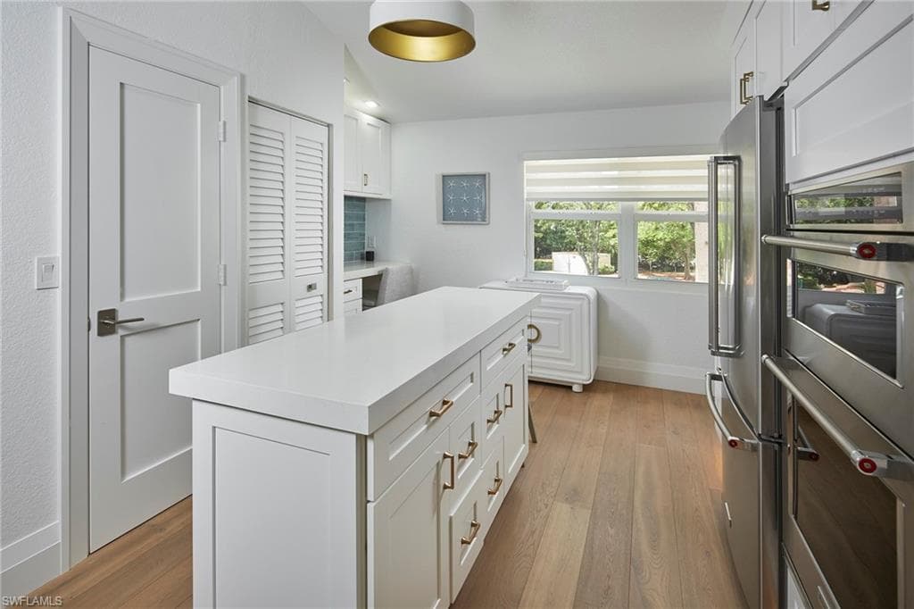 368 Woodshire Ln B10, Naples, FL 34105-12