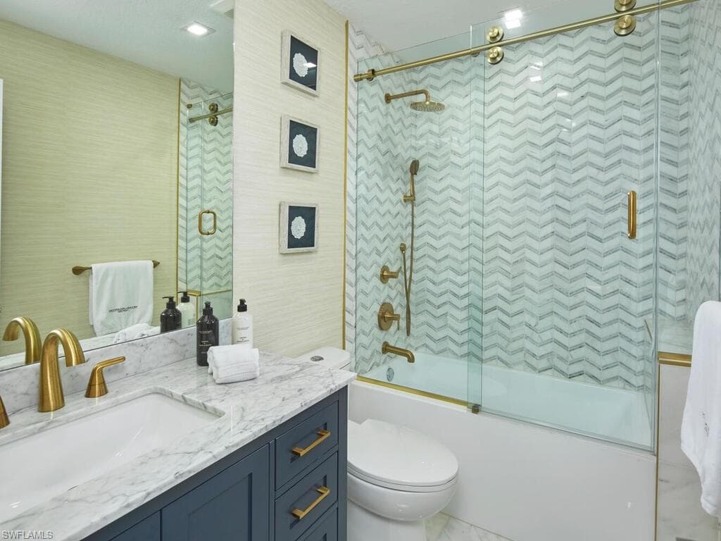 368 Woodshire Ln B10, Naples, FL 34105-19