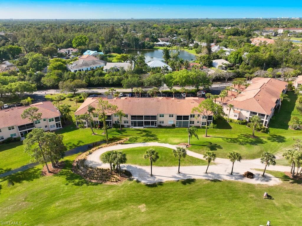 368 Woodshire Ln B10, Naples, FL 34105-26