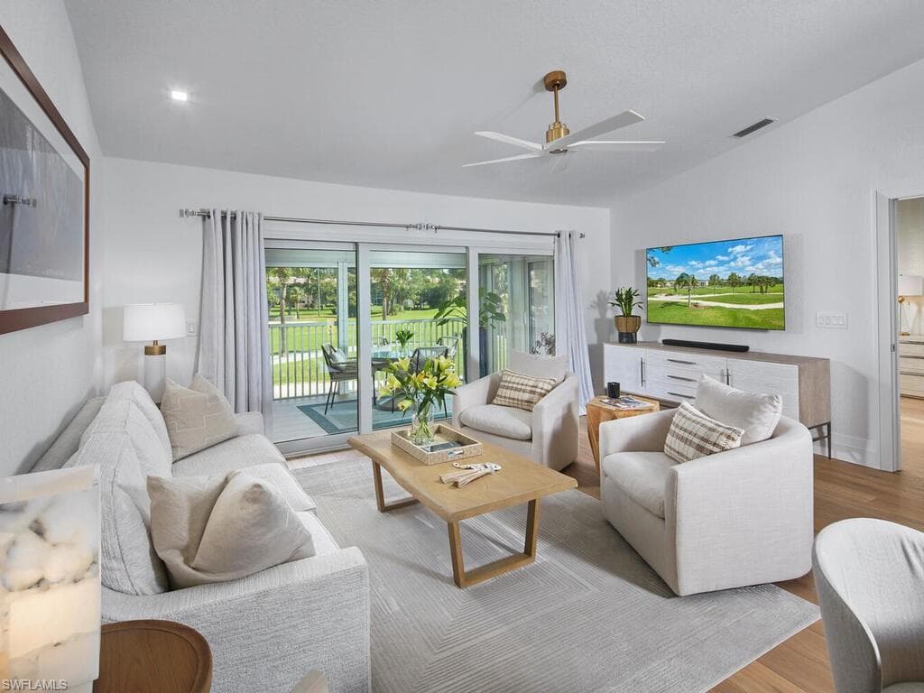 368 Woodshire Ln B10, Naples, FL 34105-6