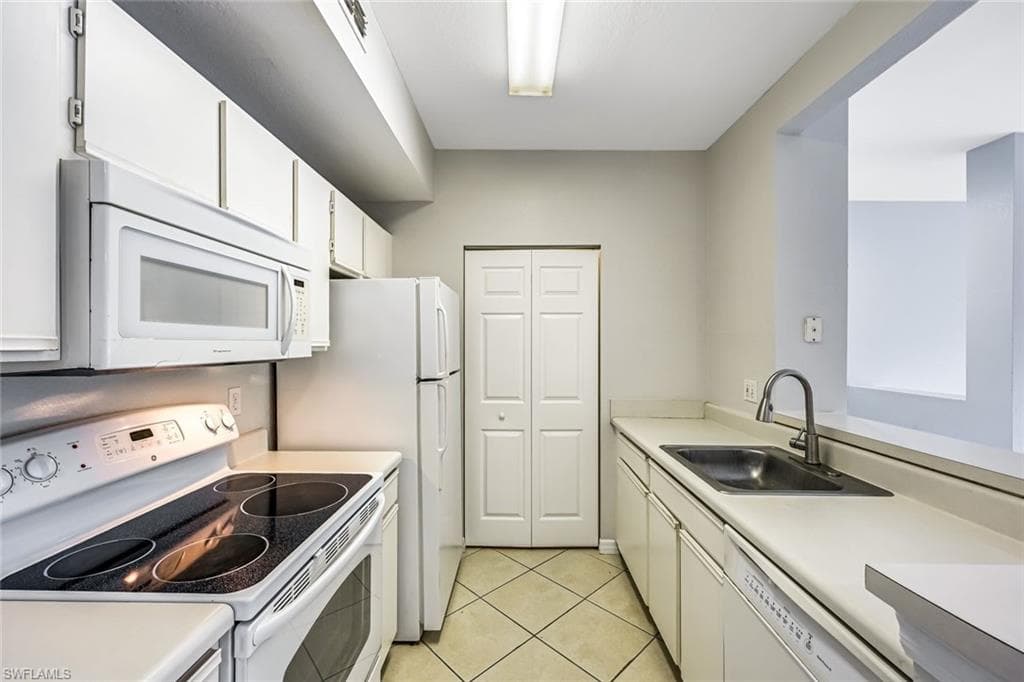 6300 Aragon Way 105, Fort Myers, FL 33966-11