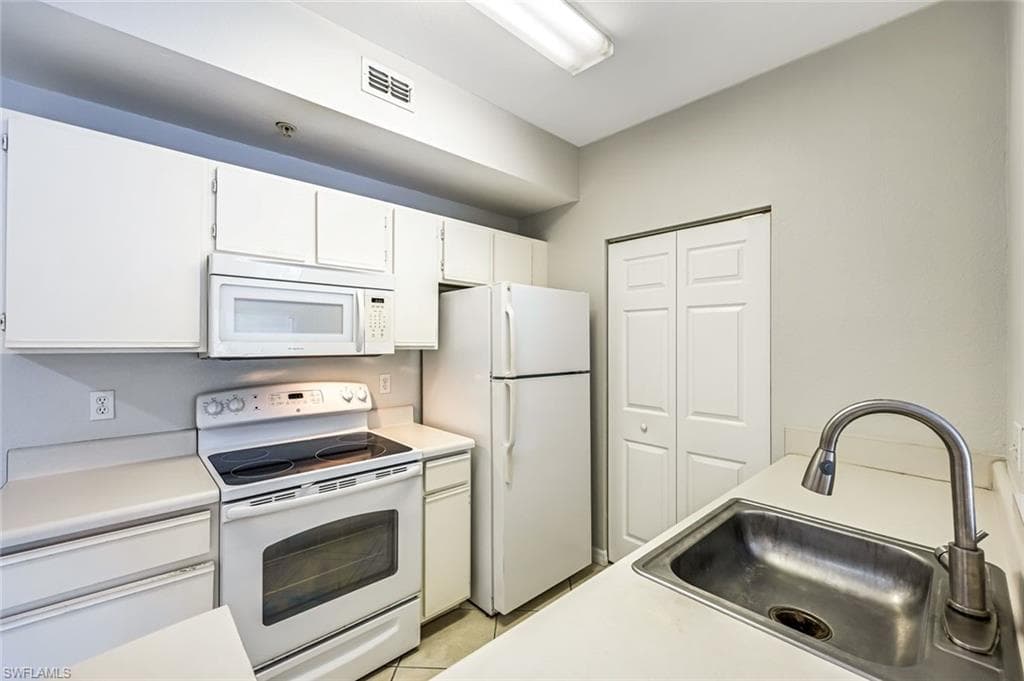 6300 Aragon Way 105, Fort Myers, FL 33966-14