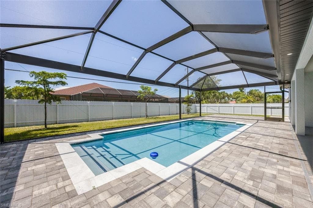 926 Gleason Pkwy, Cape Coral, FL 33914-37