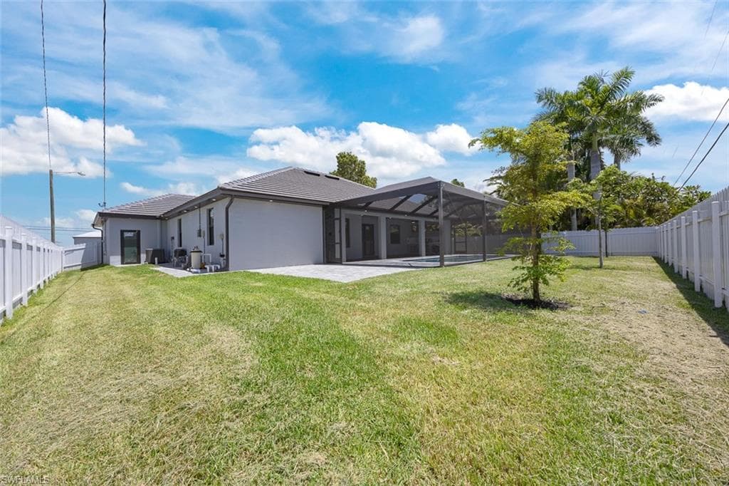 926 Gleason Pkwy, Cape Coral, FL 33914-40