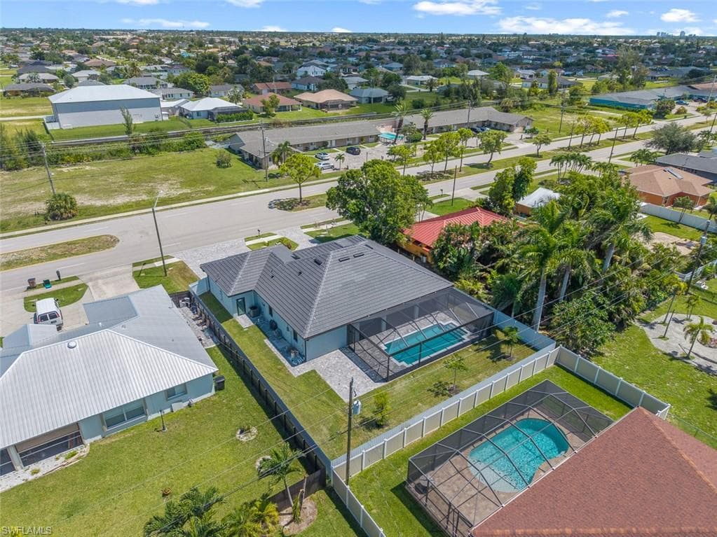 926 Gleason Pkwy, Cape Coral, FL 33914-44