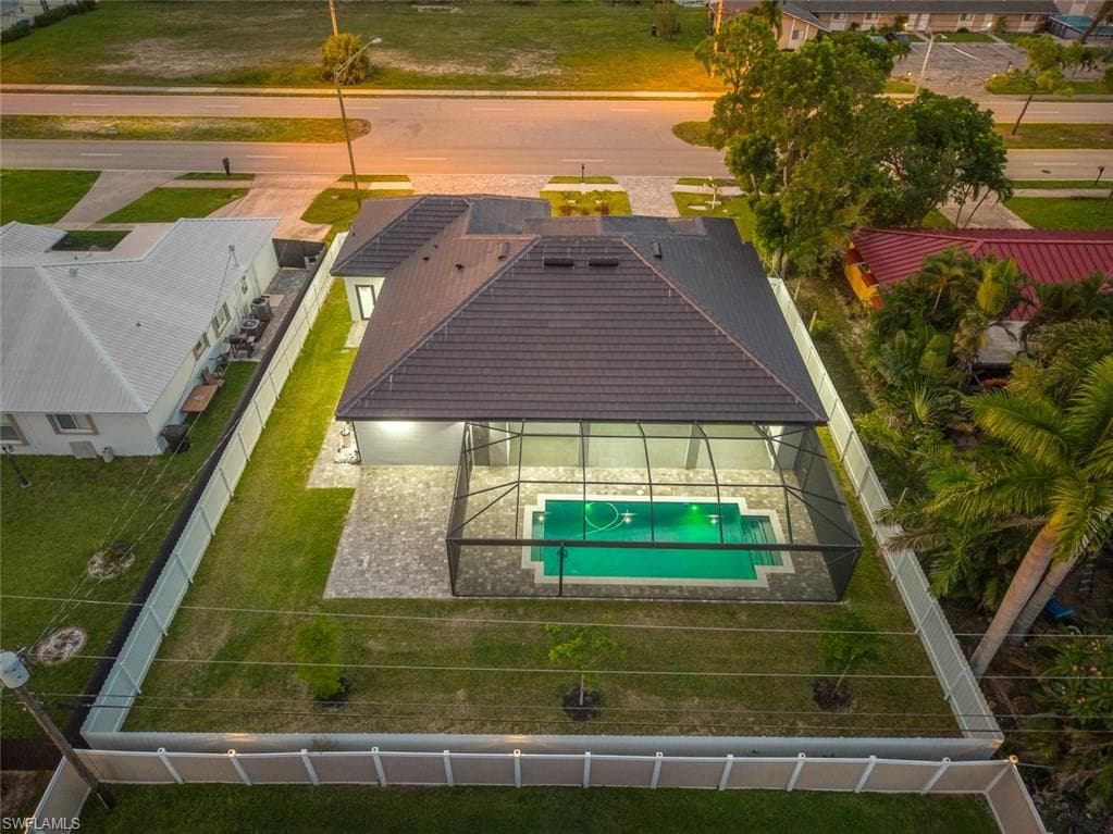 926 Gleason Pkwy, Cape Coral, FL 33914-51
