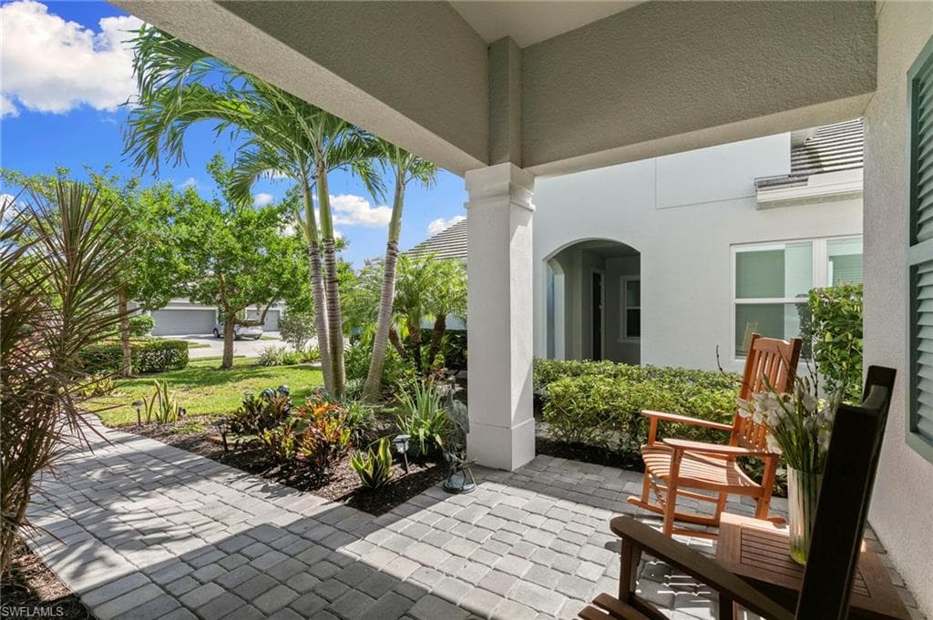 2259 Marquesa Cir, Naples, FL 34112-5