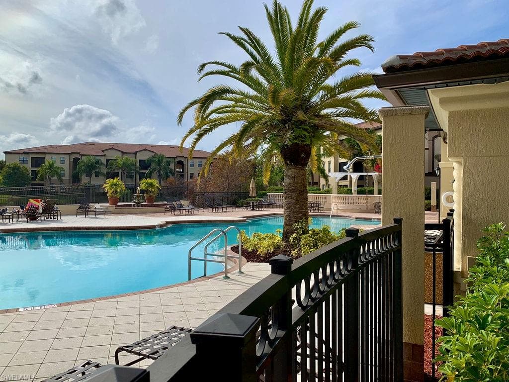 12975 Positano Cir 207, Naples, FL 34105-17