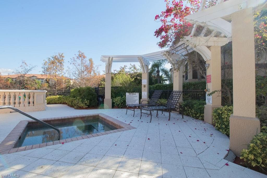 12975 Positano Cir 207, Naples, FL 34105-18