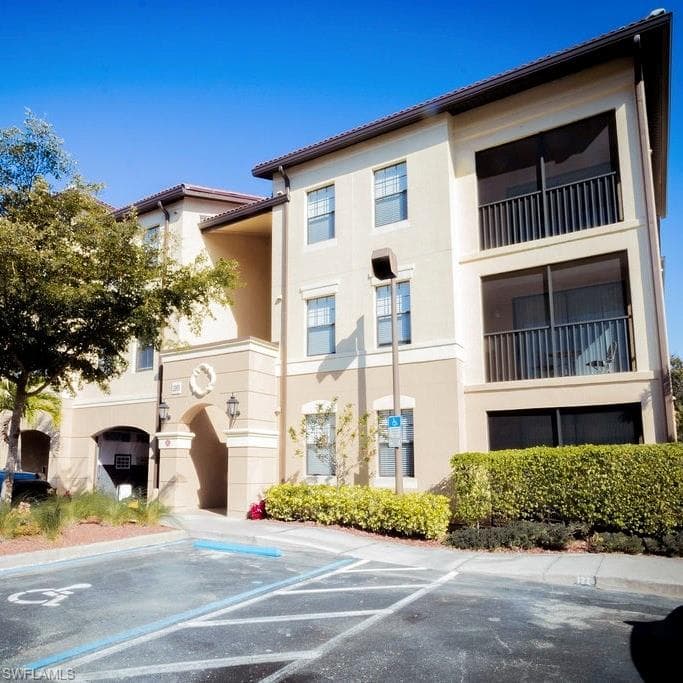 12975 Positano Cir 207, Naples, FL 34105-1
