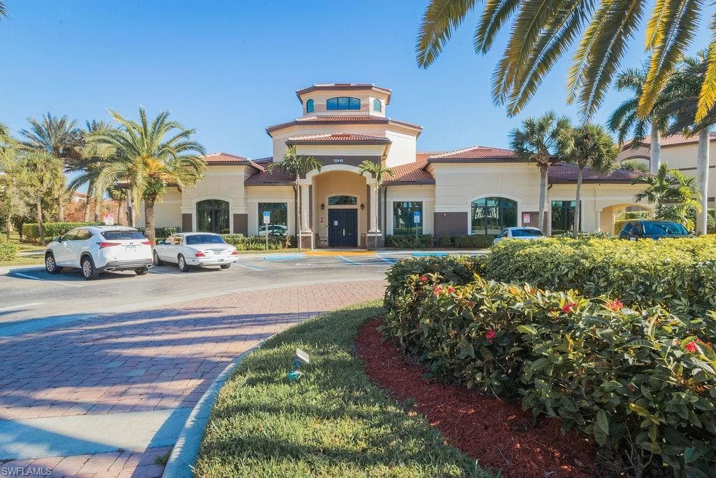 12975 Positano Cir 207, Naples, FL 34105-23