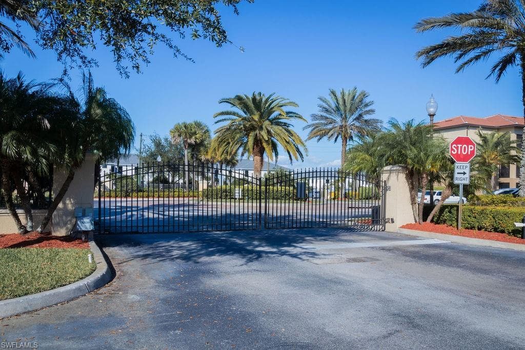 12975 Positano Cir 207, Naples, FL 34105-24