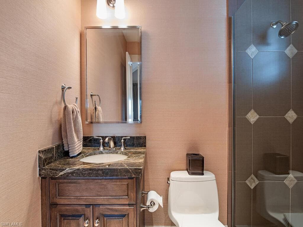 1482 2nd Ave S, Naples, FL 34102-14