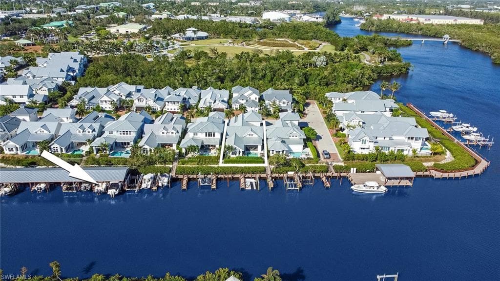 1482 2nd Ave S, Naples, FL 34102-24