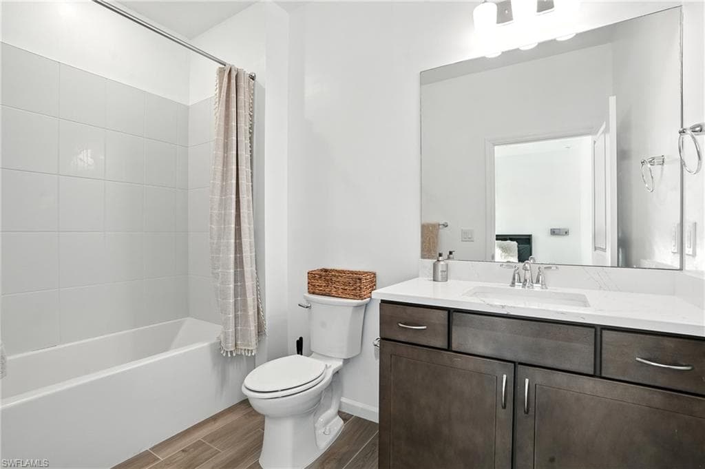2003 Don Benito Way, Naples, FL 34120-27
