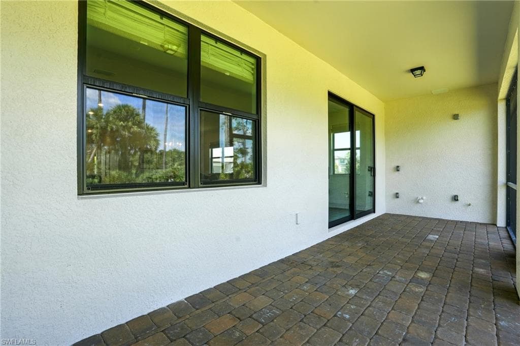2003 Don Benito Way, Naples, FL 34120-35